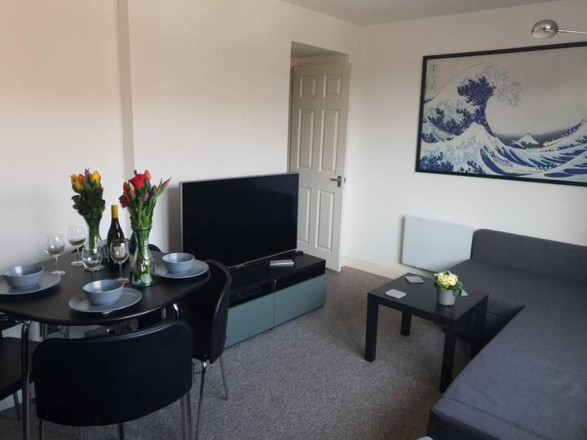 בורנמות' Newly Renovated Ideally Situated 2 Bedroom Flat מראה חיצוני תמונה